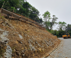 Serviços de recuperação emergencial da Estrada da Graciosa no km 11+600