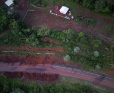 PR-239 em Pitanga, danos de grande porte no talude da rodovia