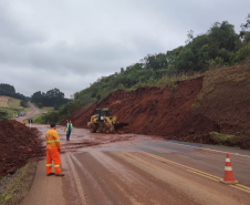 PR-239 em Pitanga, danos de grande porte no talude da rodovia