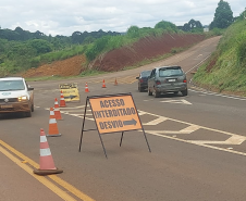 PR-239 em Pitanga, sinalização do bloqueio e do local em obras