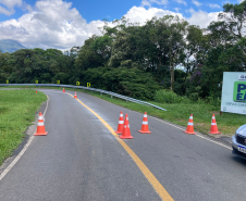 Serviços de sinalização rodoviária na Estrada da Graciosa