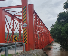 Ponte metálica na PR-427 entre a Lapa e Campo do Tenente