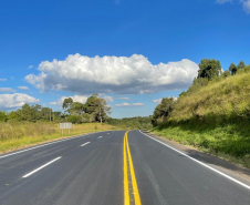 Serviços de conservação do pavimento e da faixa de domínio da PR-151 entre Ponta Grossa e Sengés