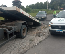 Guinchos do DER/PR atuando na BR-277 entre Curitiba e Guarapuava