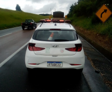 Guinchos do DER/PR atuando na BR-277 entre Curitiba e Guarapuava