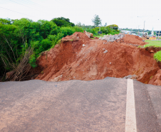 Obra de recuperação emergencial da PR-323 em Umuarama; visita técnica