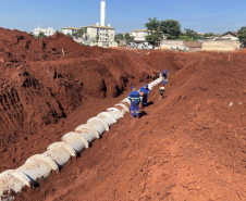 Andamento da obra de implantação do viaduto da PUC