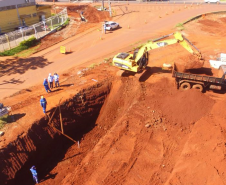 Andamento da obra de implantação do viaduto da PUC