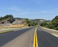 Conservação do pavimento realizada na PR-170 em Guarapuava