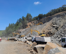 Serviços da obra emergencial da PR-170 em Pinhão