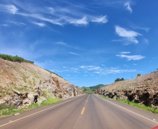 Obra de pavimentação da PR-239 entre Pitanga e Mato Rico