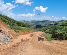 Obra de pavimentação da PR-239 entre Pitanga e Mato Rico
