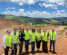 Visita técnica à obra com representantes do BID, diretoria técnica do DER/PR e técnicos da Superintendência Regional Campos Gerais do DER/PR