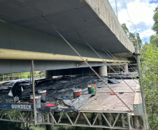 Manutenção da ponte sobre o Rio Verde, na PR-423, limite entre Campo Largo e Araucária