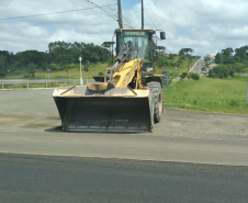 Serviços de conservação do pavimento na PR-438 entre Fernandes Pinheiro e Teixeira Soares
