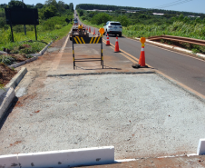 Obra de manutenção da ponte sobre o Rio Xambrê, na PR-490, em Iporã