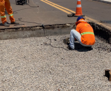 Obra de manutenção da ponte sobre o Rio Xambrê, na PR-490, em Iporã