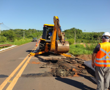 Obra de manutenção da ponte sobre o Rio Xambrê, na PR-490, em Iporã