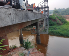 Obra de manutenção da ponte sobre o Rio Xambrê, na PR-490, em Iporã