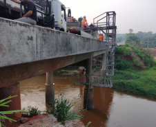 Obra de manutenção da ponte sobre o Rio Xambrê, na PR-490, em Iporã