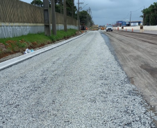 Serviços no viaduto, pista central e vias de acesso