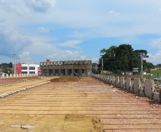 Serviços no viaduto, pista central e vias de acesso