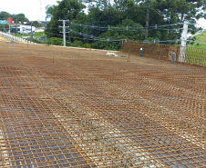 Serviços no viaduto, pista central e vias de acesso