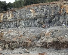 PR 170 em Pinhão - local de detonação e escavação de rochas