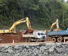 PR 170 em Pinhão - local de recuperação de aterro