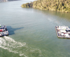 Baía de Guaratuba e a travessia do ferry boat
