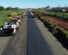 Obras da nova Perimetral Leste de Foz do Iguaçu - pavimentação