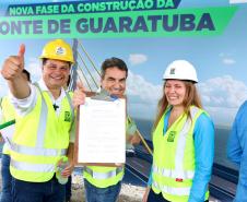 Ponte de Guaratuba: lançamento primeira camisa metálica na baía 