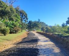 PR-281 em Mallet - cascalhamento de rodovia não-pavimentada