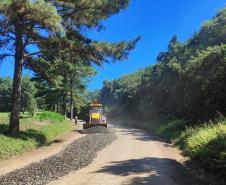 PR-281 em Mallet - cascalhamento de rodovia não-pavimentada