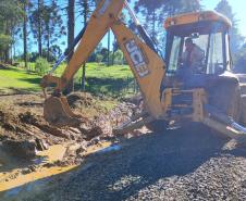 PR-281 em Mallet - cascalhamento de rodovia não-pavimentada