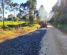 PR-281 em Mallet - cascalhamento de rodovia não-pavimentada