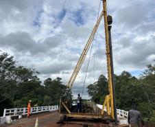 PR-439 Ponte do Rio das Cinzas em Santo Antônio da Platina - cravação de estacas das novas lajes de transferência