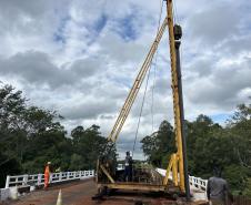 PR-439 Ponte do Rio das Cinzas em Santo Antônio da Platina - cravação de estacas das novas lajes de transferência