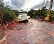 PR-439 Ponte do Rio das Cinzas em Santo Antônio da Platina - cravação de estacas das novas lajes de transferência