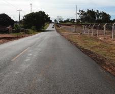 PR-550 em Munhoz de Mello - pista vizinha à erosão