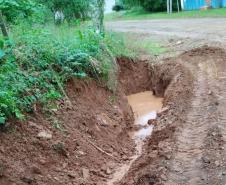Serviços do DER/PR em rodovias estaduais do Rio Grande do Sul
