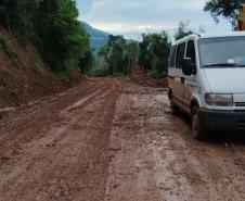 Serviços do DER/PR em rodovias estaduais do Rio Grande do Sul