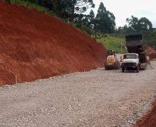 PR-239 obra de pavimentação entre Pitanga e Mato Rico