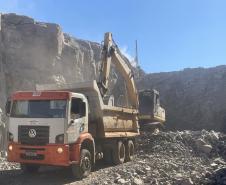 PR-239 obra de pavimentação entre Pitanga e Mato Rico