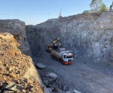 PR-239 obra de pavimentação entre Pitanga e Mato Rico