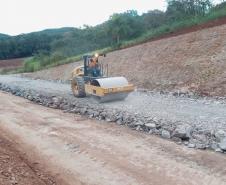 PR-239 obra de pavimentação entre Pitanga e Mato Rico
