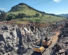 PR-239 obra de pavimentação entre Pitanga e Mato Rico