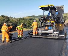 PR-239 obra de pavimentação entre Pitanga e Mato Rico