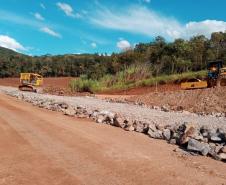 PR-239 obra de pavimentação entre Pitanga e Mato Rico