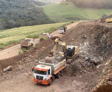 PR-239 obra de pavimentação entre Pitanga e Mato Rico
